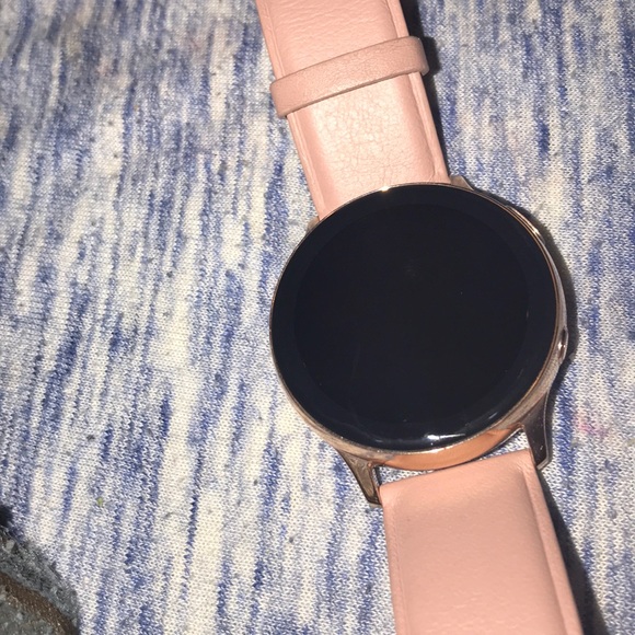 Galaxy S2 Active (Gold) With a (RoseGold) Band.